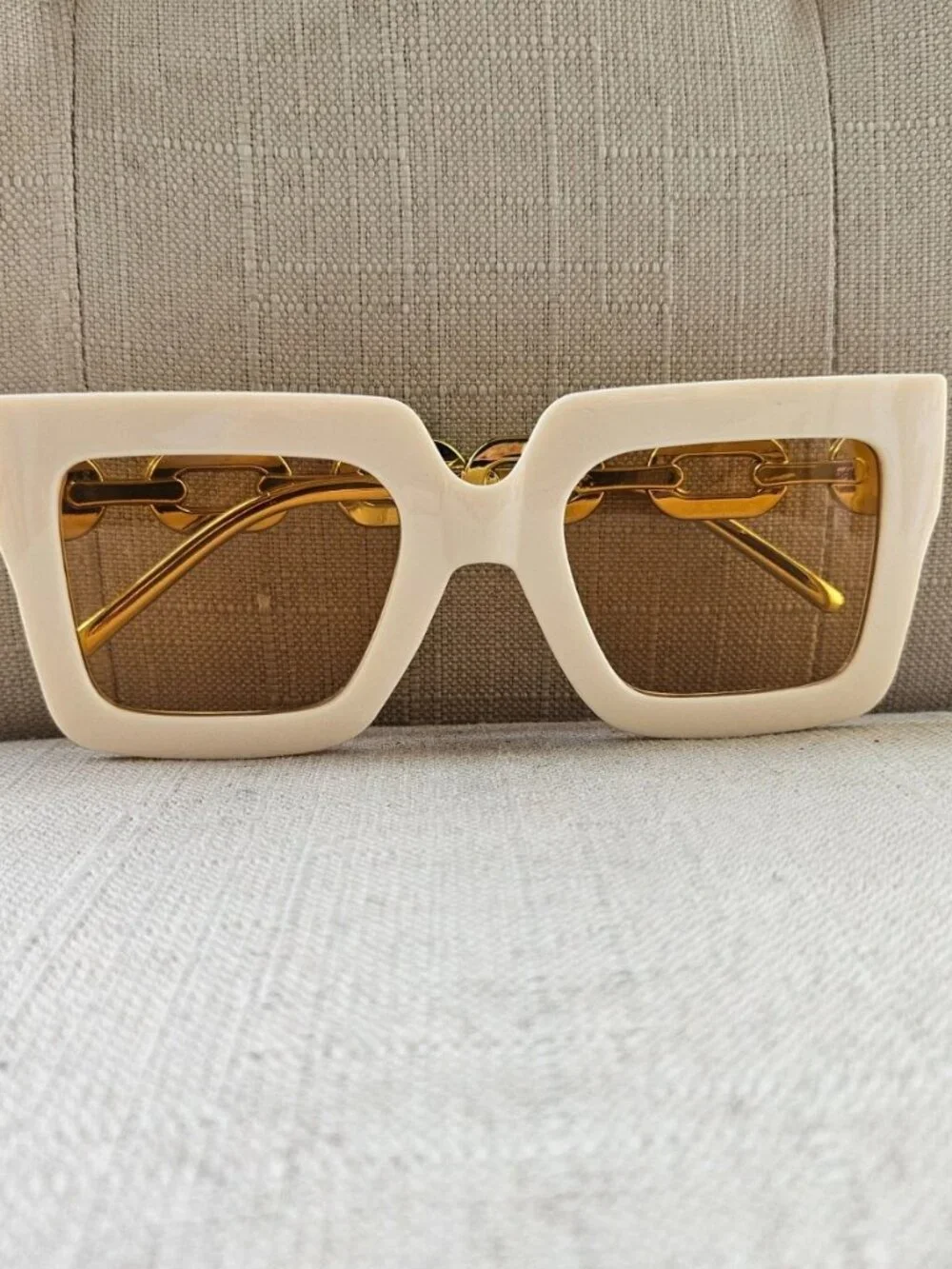 Fashion Women Sunglasses Big Face Gold Tone Temple Eyewear Beige Frame Shades